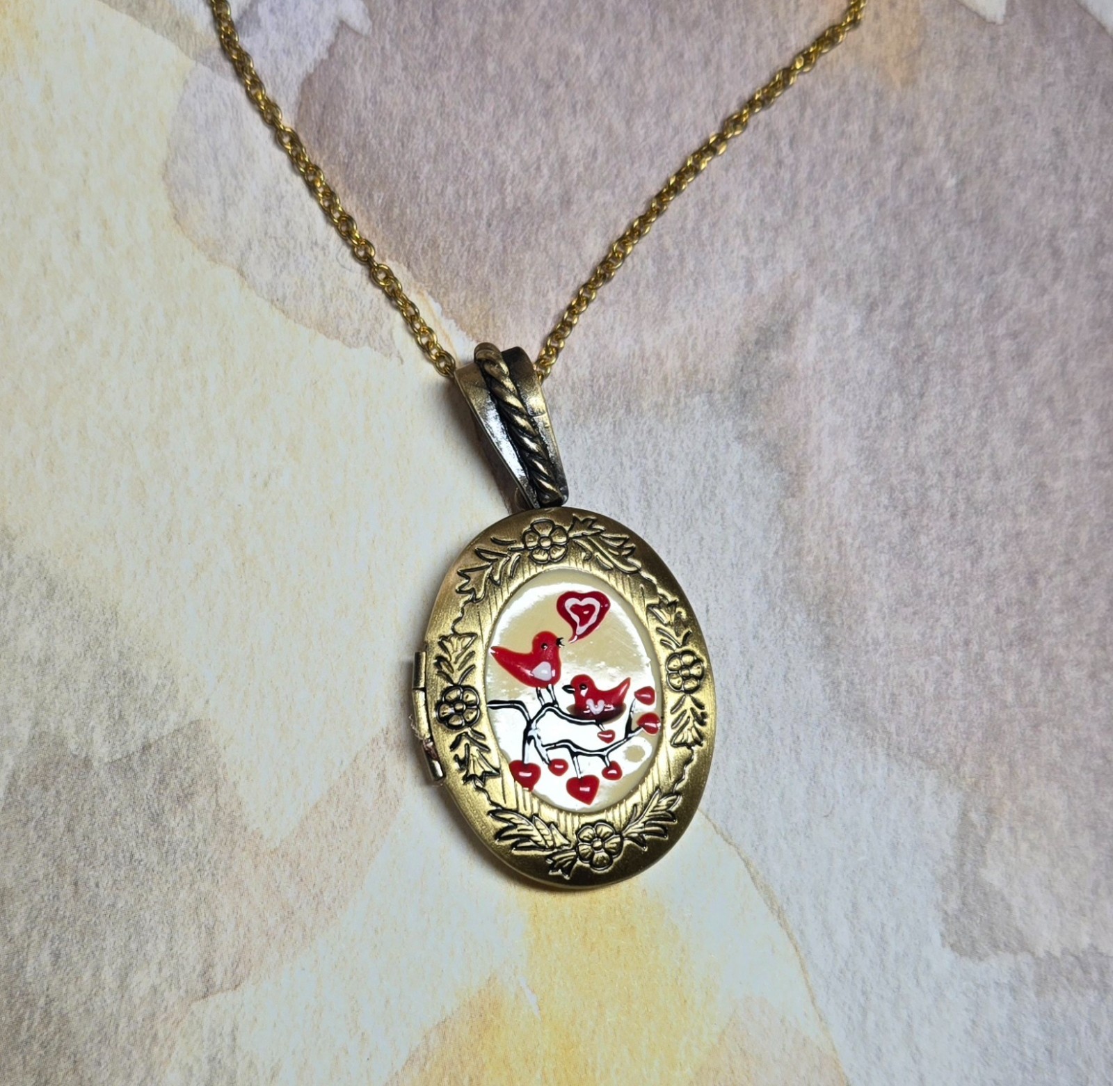 Hand Painted Bird Oval Locket Pendant Vintage Brass Floral Photo Frame Mix 4