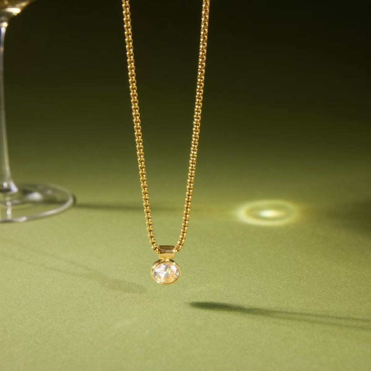Fashion Woman 18K Gold Plated Oval CZ Pendant Necklace Anti-tarnish