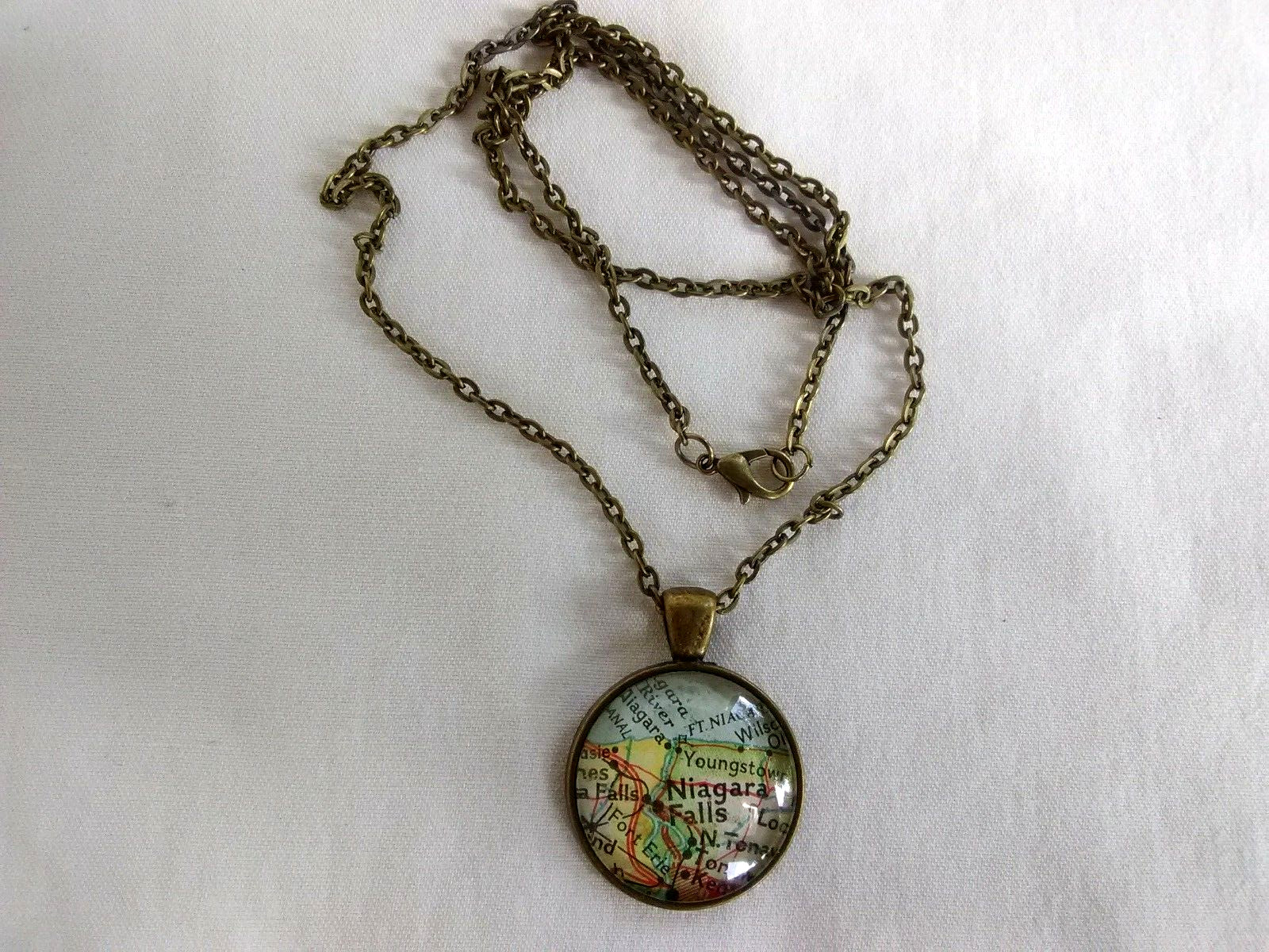 Map Niagra Falls Travel Souvenir Necklace 24″ Gift USA Seller New