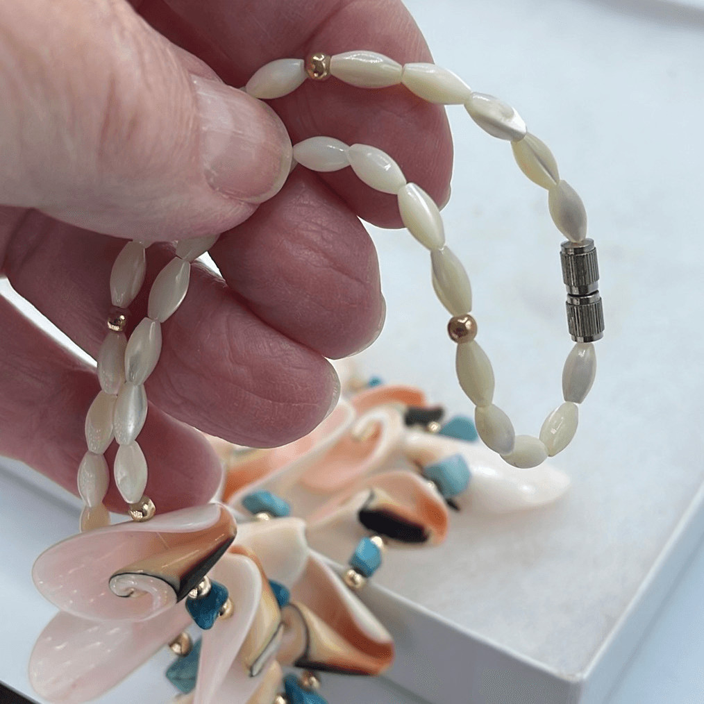 Vintage Conch – turquoise and mother of pearl 17” necklace.