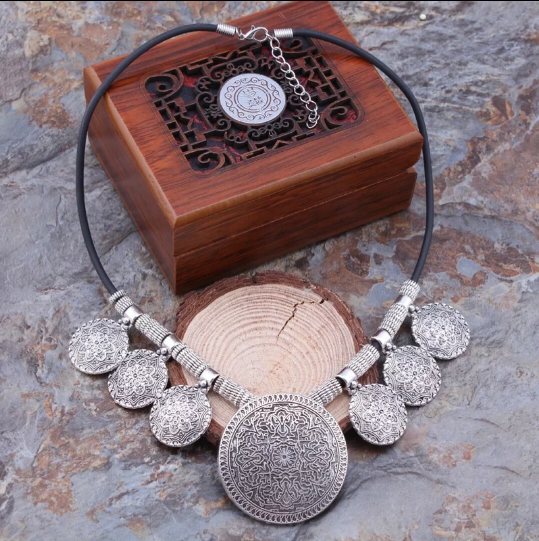 Womens Jewelry Vintage Tibetan Silver Color Necklace Coin Flower Pendants 88-3
