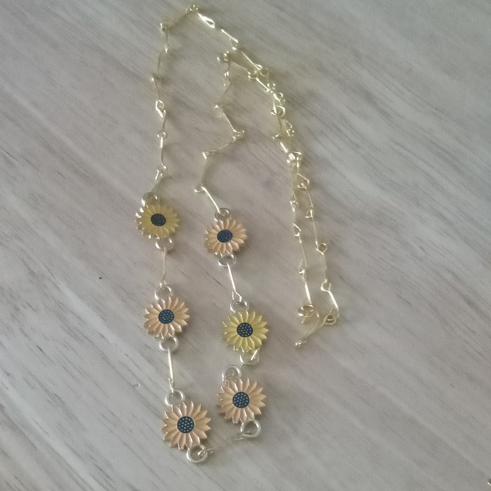Gold Tone Metal Link Chain Station Necklace Flower Daisy Sunflower Theme