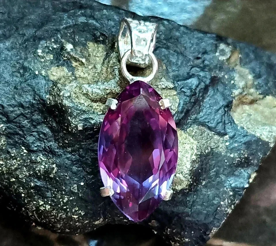 26 CT+ Natural Color Change Marquise Alexandrite 925 Silver Gemstone Pendant