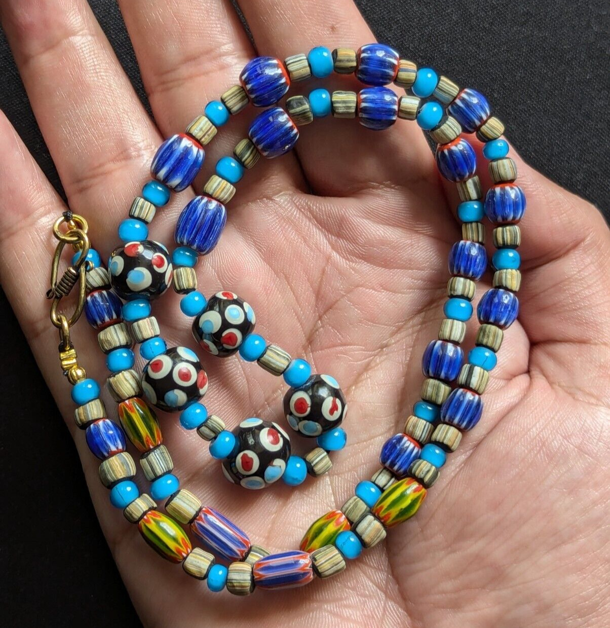 MixGlass Chevron & whiteHeart with EyesGlass Beaded Necklace