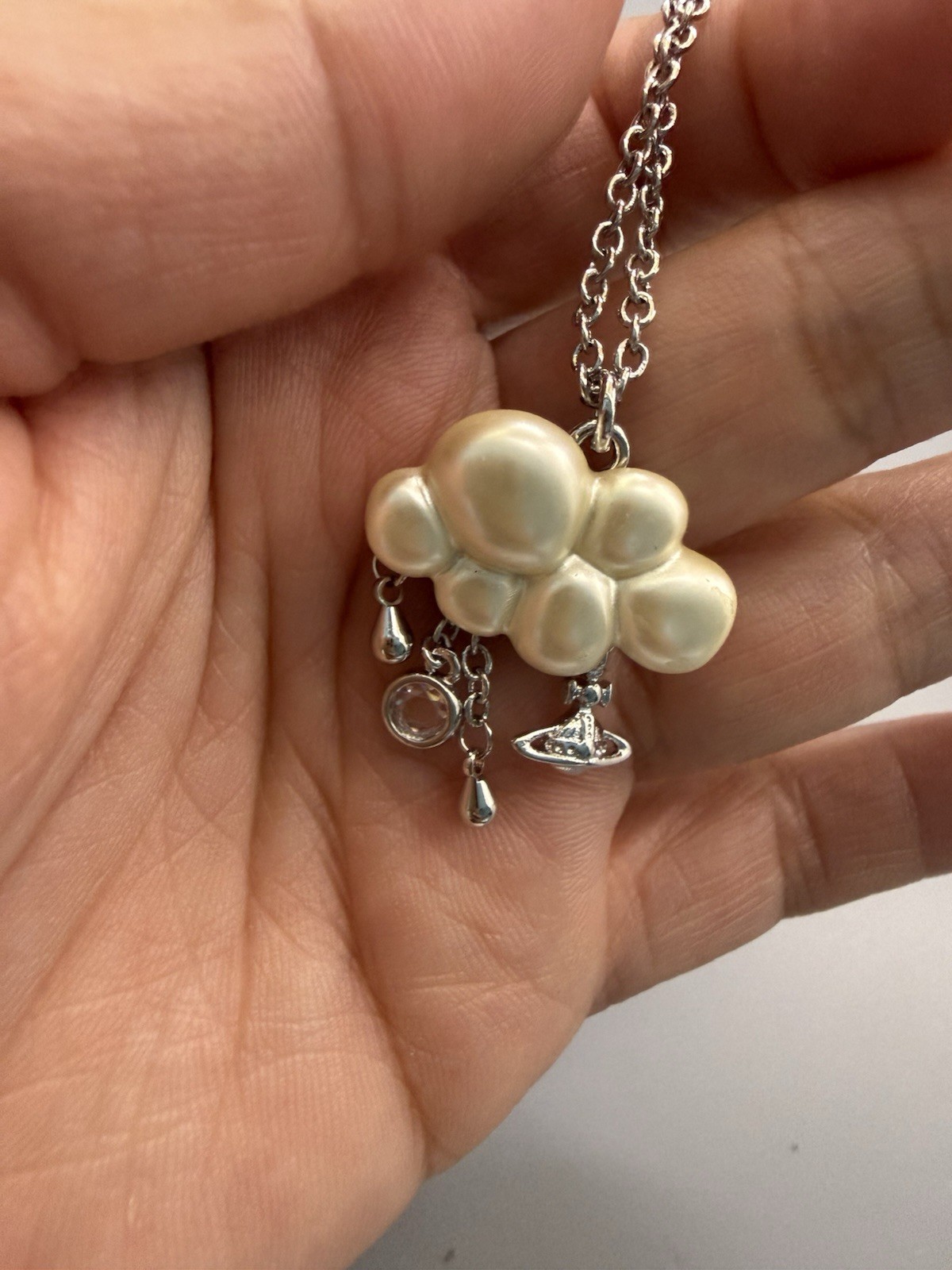 used vivienne Westwoods siver necklace