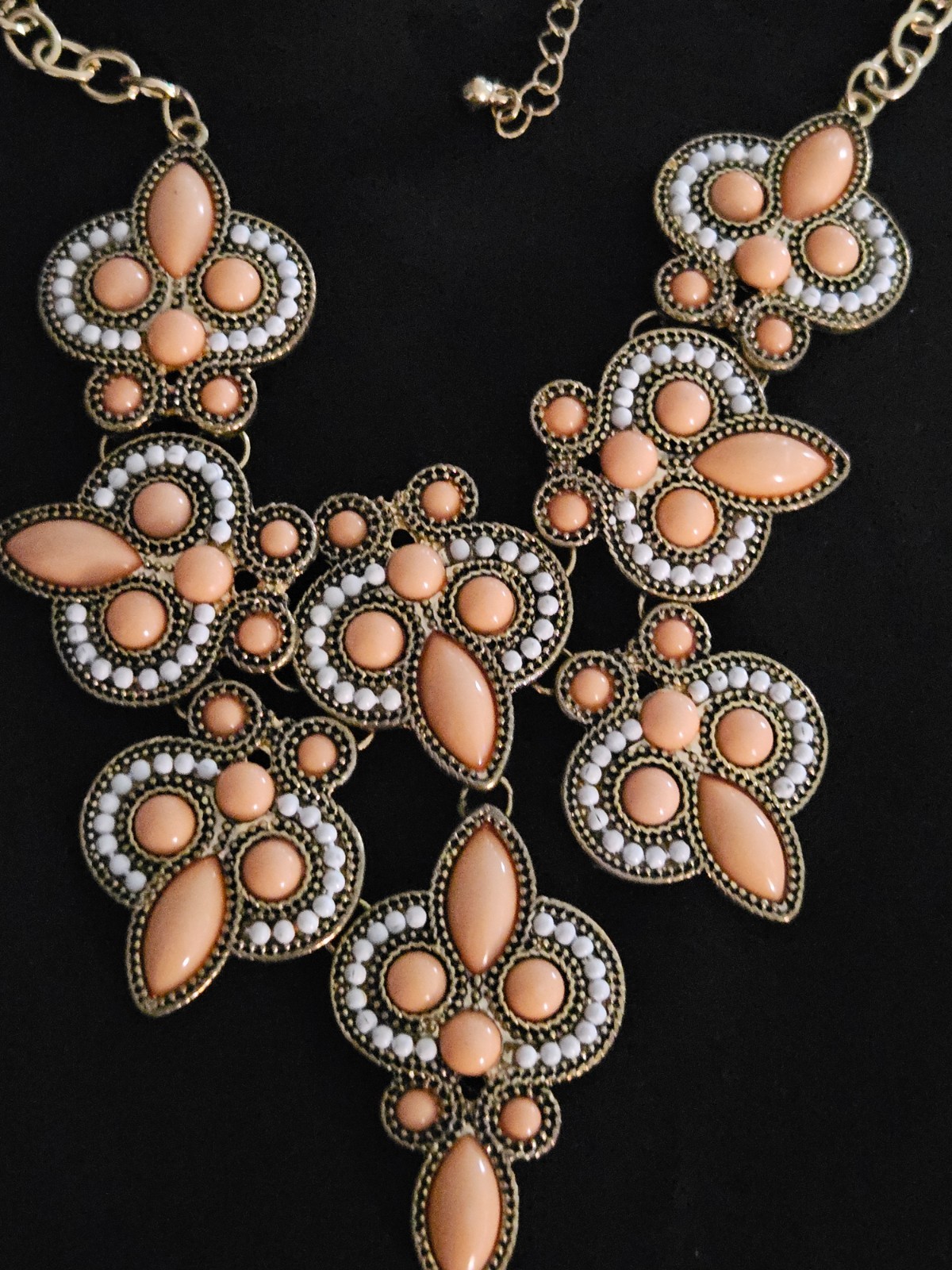 Peach Cabochon White Bead Floral Drop V-Shaped Bib Necklace 14 Inch