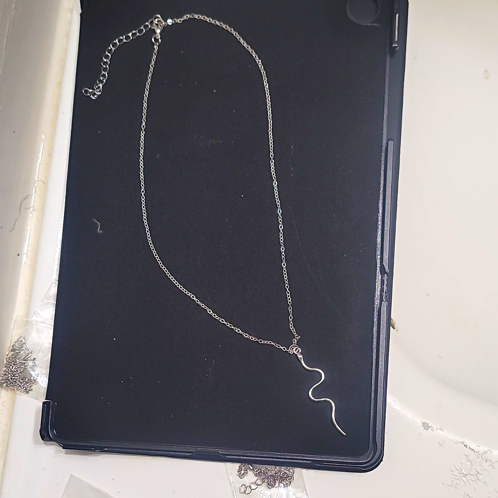 Silver Tone Wavy Charm Pendant Necklace, Cable Chain, Lobster Clasp, No Stone