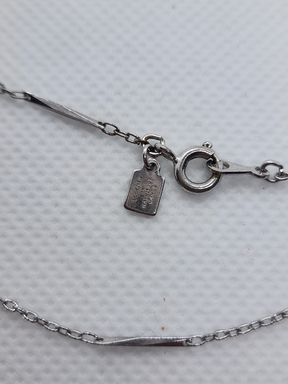 Vintage Accents By Hallmark Cards Silver Necklace with Bar Elements 15 in