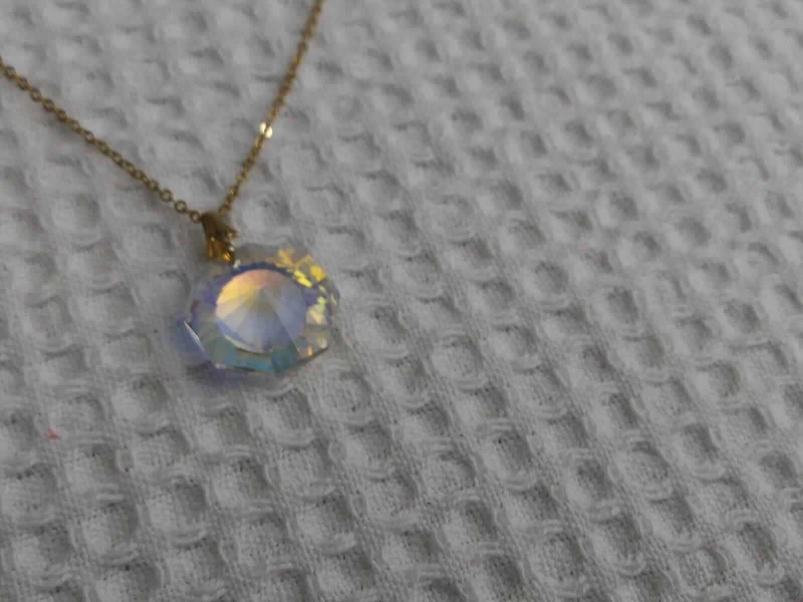 Costume Necklace With White/Colorless Stone