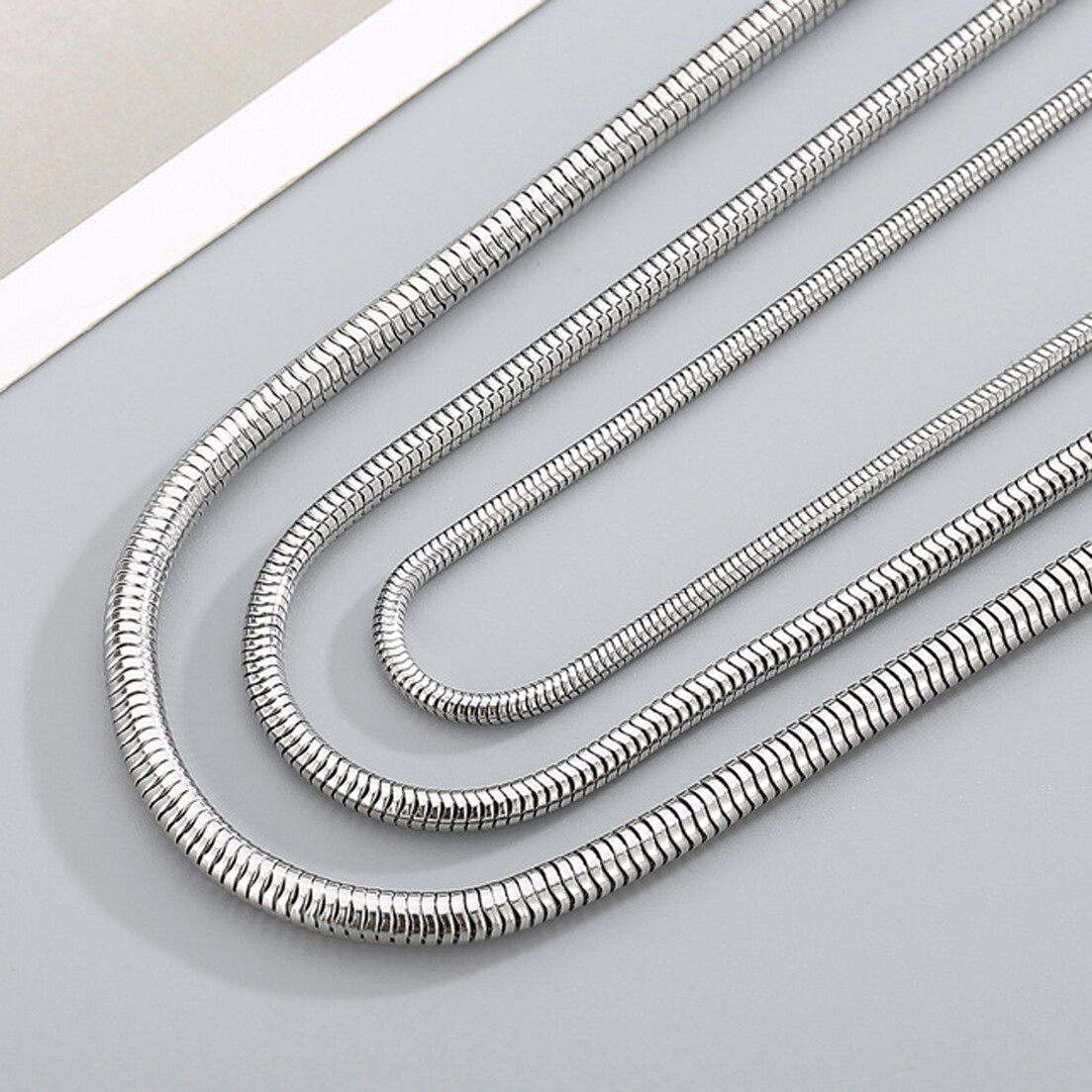 2.5-6mm Hot 316L Stainless Steel Men Women Round Snake Chain Necklace 20″22″24″