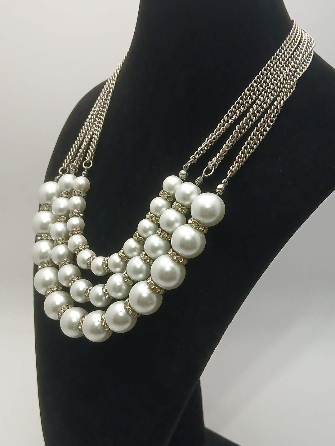 CATO 1946 BRAND silvertone layerd graduated faux pearls clear stones necklace