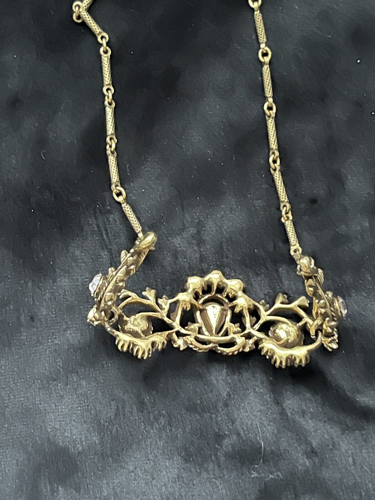 Floral Bib Jointed Collar Vintage Look Figure 8 Puddling Bezel & Prong Set