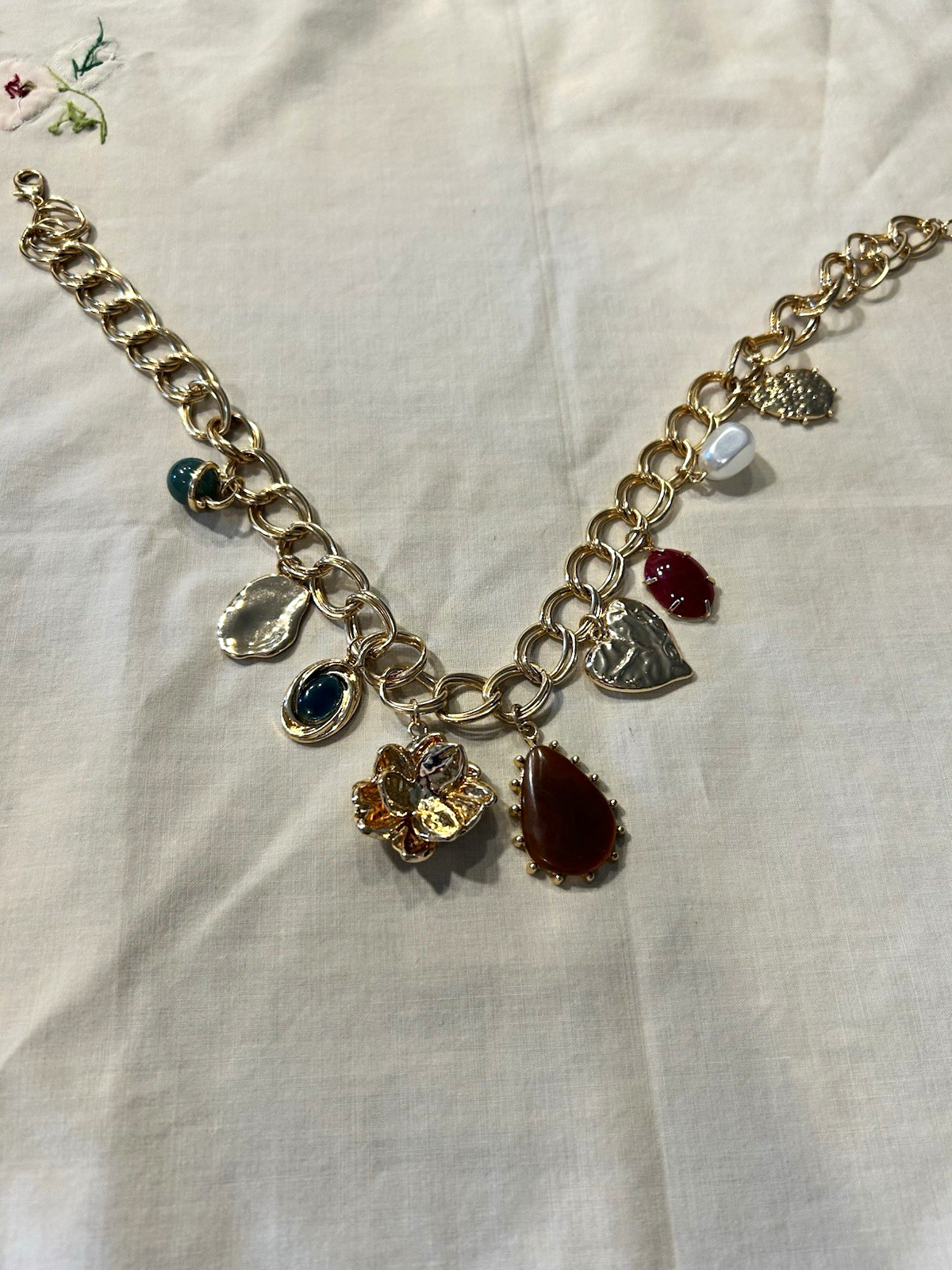 Time and Tru Gold Tone Oval Link Chain Charm Necklace w/ Mixed Charms