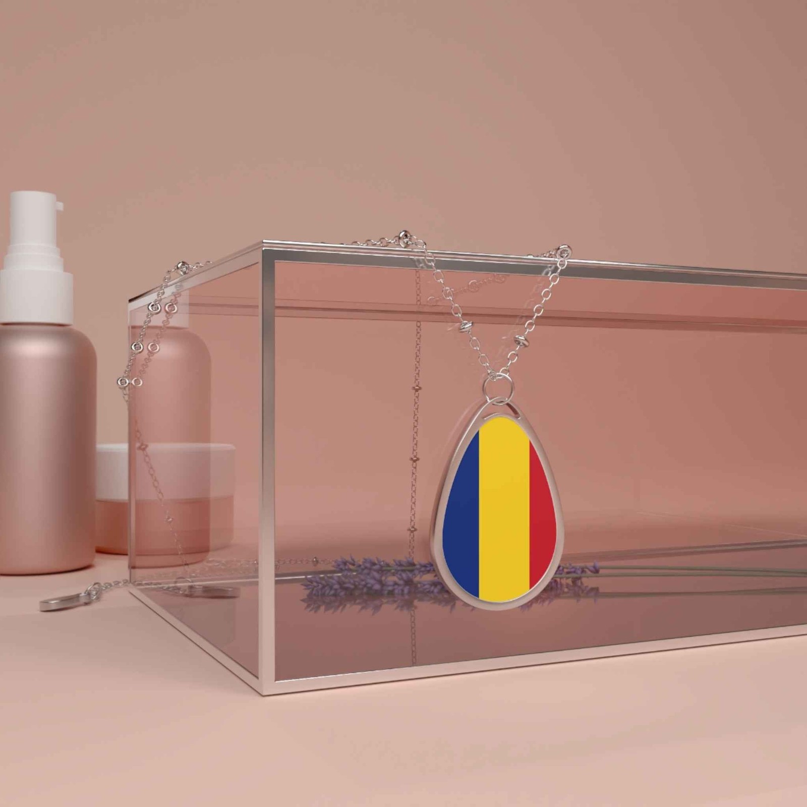 Romania Flag Oval Necklace – Romanian Heritage Pendant – One Size / Silver