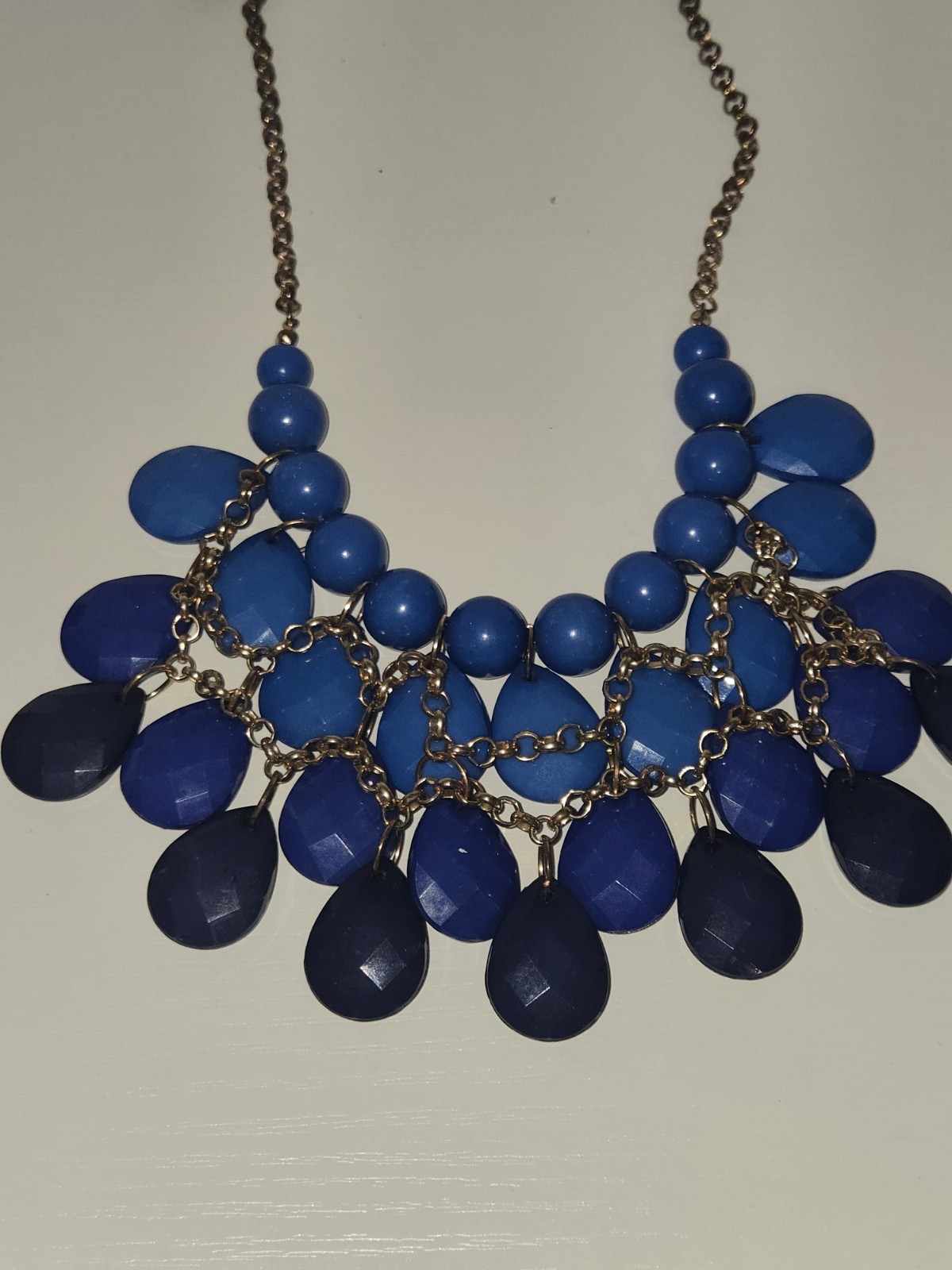 Various Blue Shades Teardrop Bib Gold Tone Chunky Fashion Jewelry.