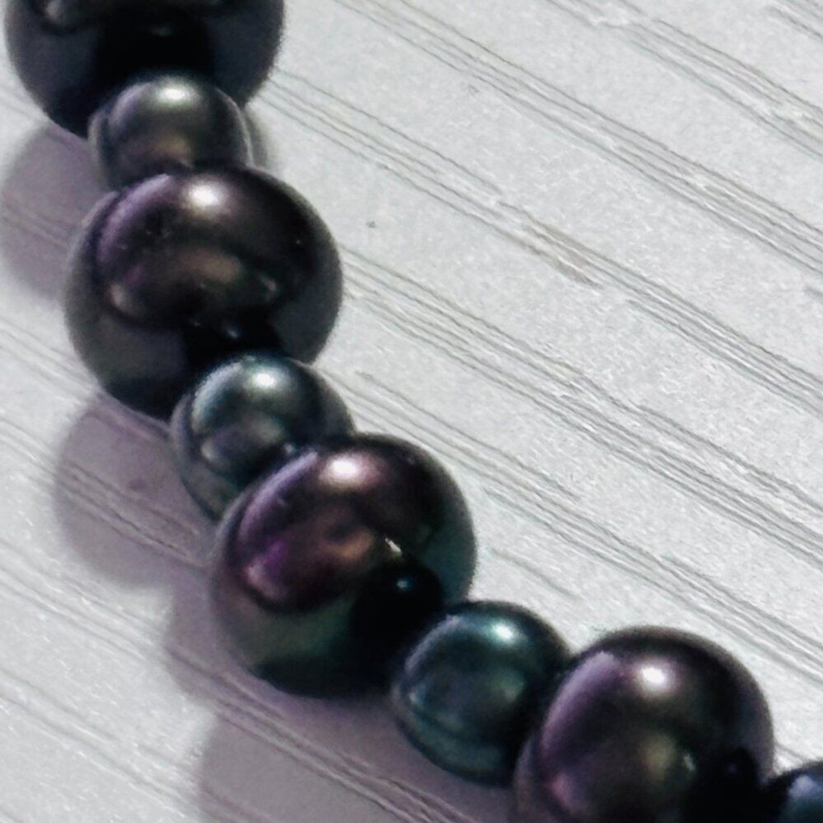 Black Peacock Pearl Beaded Necklace 18” Iridescent Classic