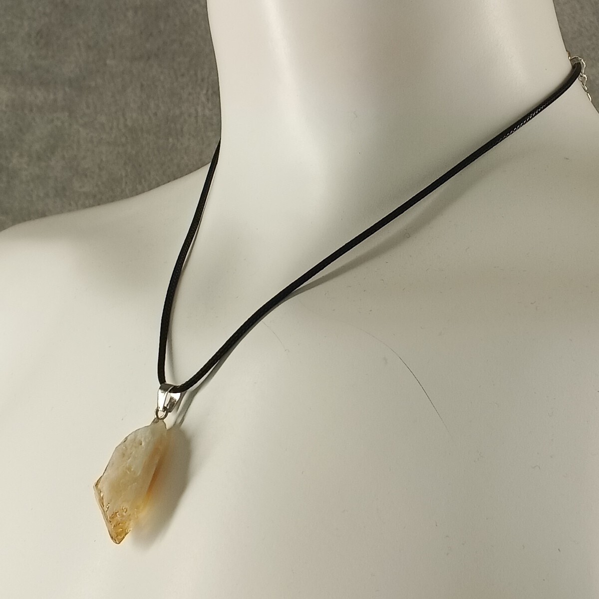 Women’s Crystal Necklace Pendant One Size Fashion Jewelry