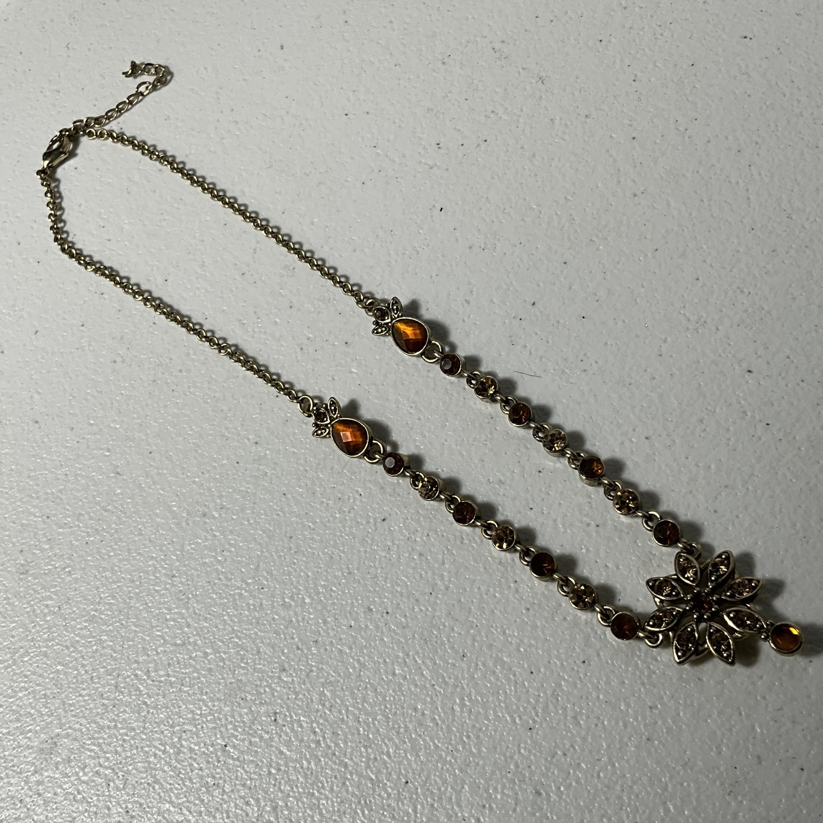 Fashion Floral Pendant Necklace Gold Tone Brown Amber Rhinestone Chain Jewelry