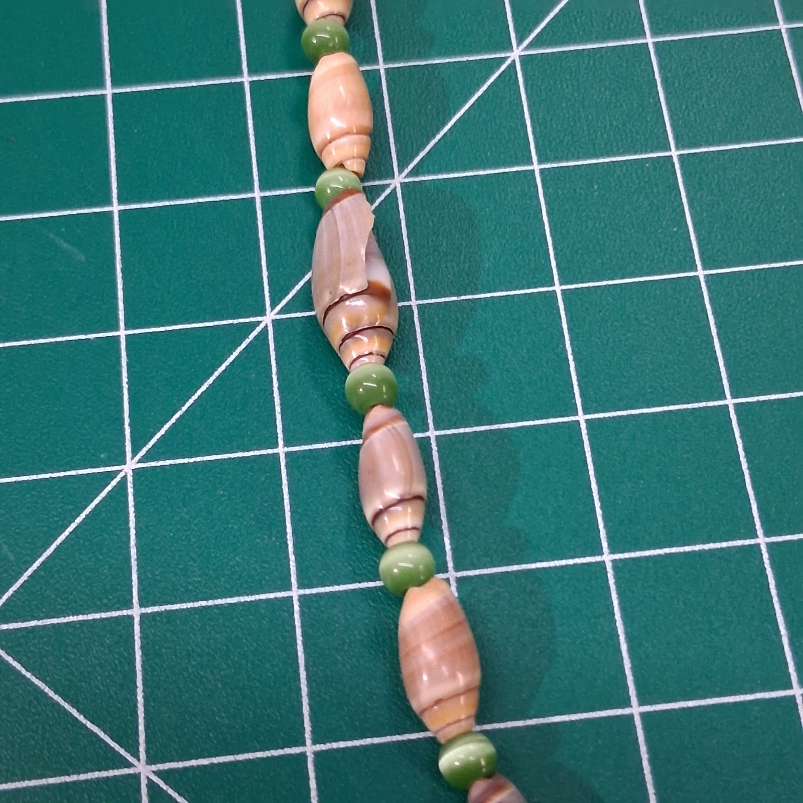 Vintage Tan Conch Sea Shell Green Glass Cats Eye Bead 16” Necklace