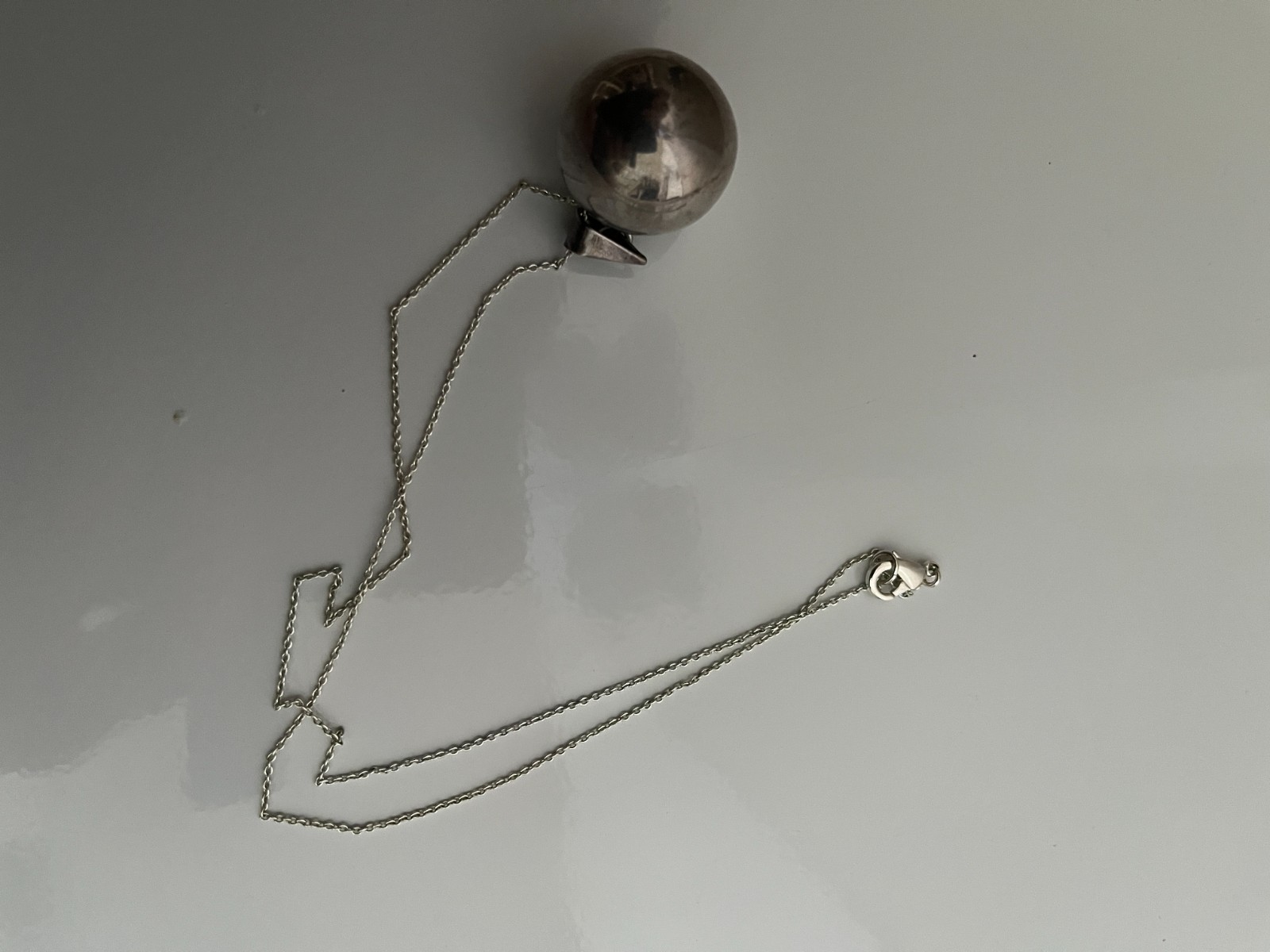 SILVER TONE HARMONY BALL NECKLACE ANGEL CALLER CHIME PENDANT 18″ CHAIN UNMARKED