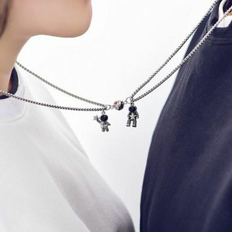 2pcs Magnetic Couple Love Space Astronaut Heart Pendant Necklace Fashion Jewelry