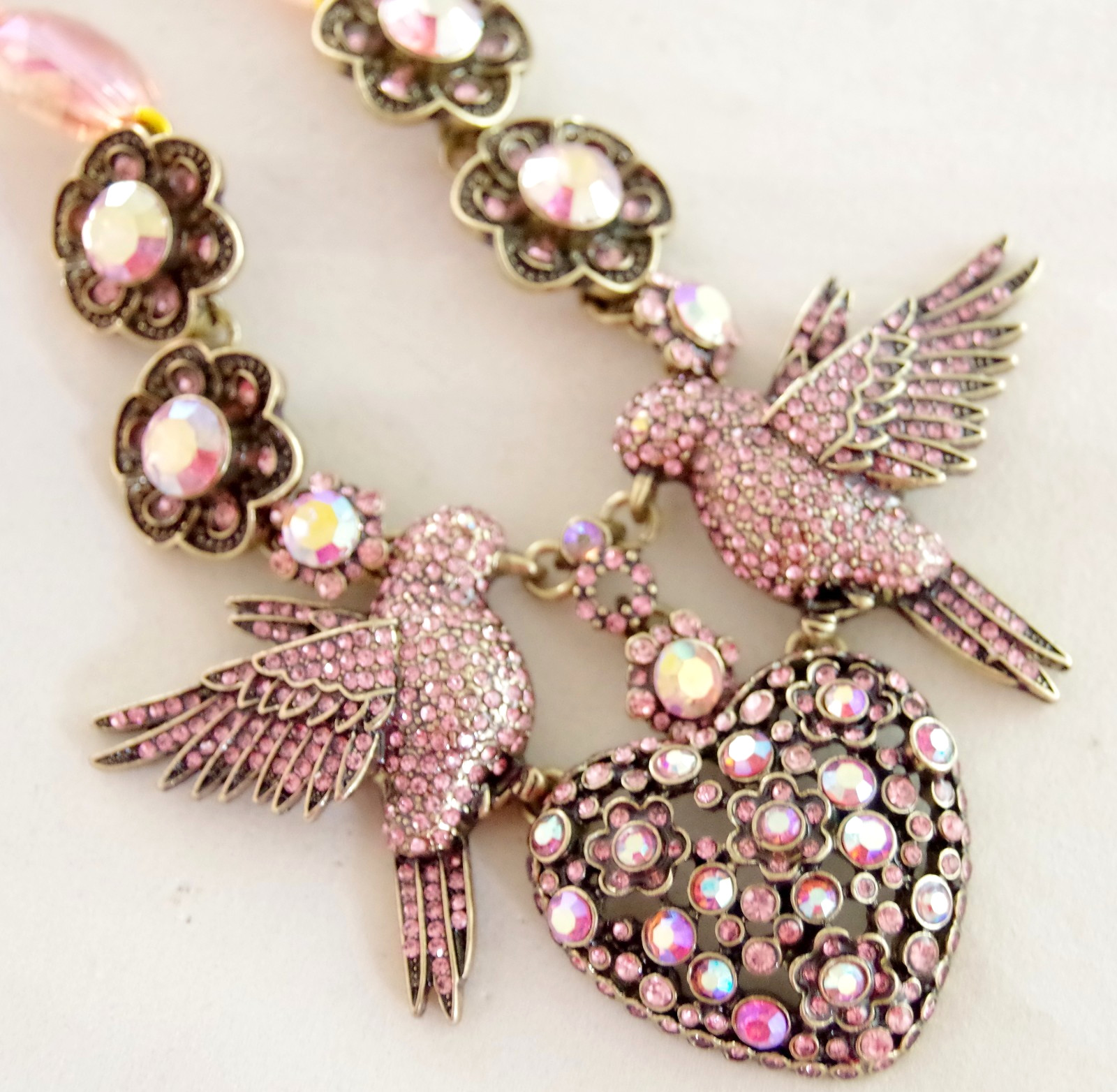 DESIGNER STYLE PINK AB CRYSTAL RHINESTONE LOVE BIRDS VALENTINE HEART NECKLACE