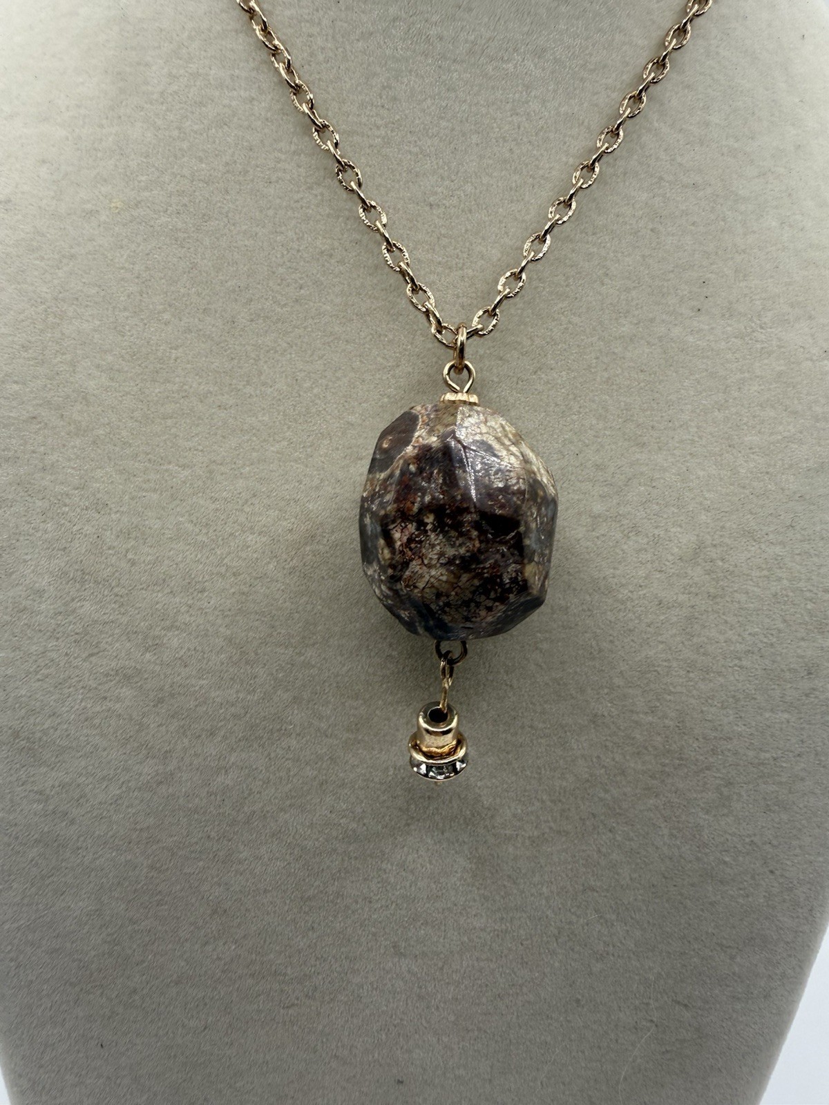 Gold tone oval link chain necklace with oval brown stone charm pendant 40″ adj