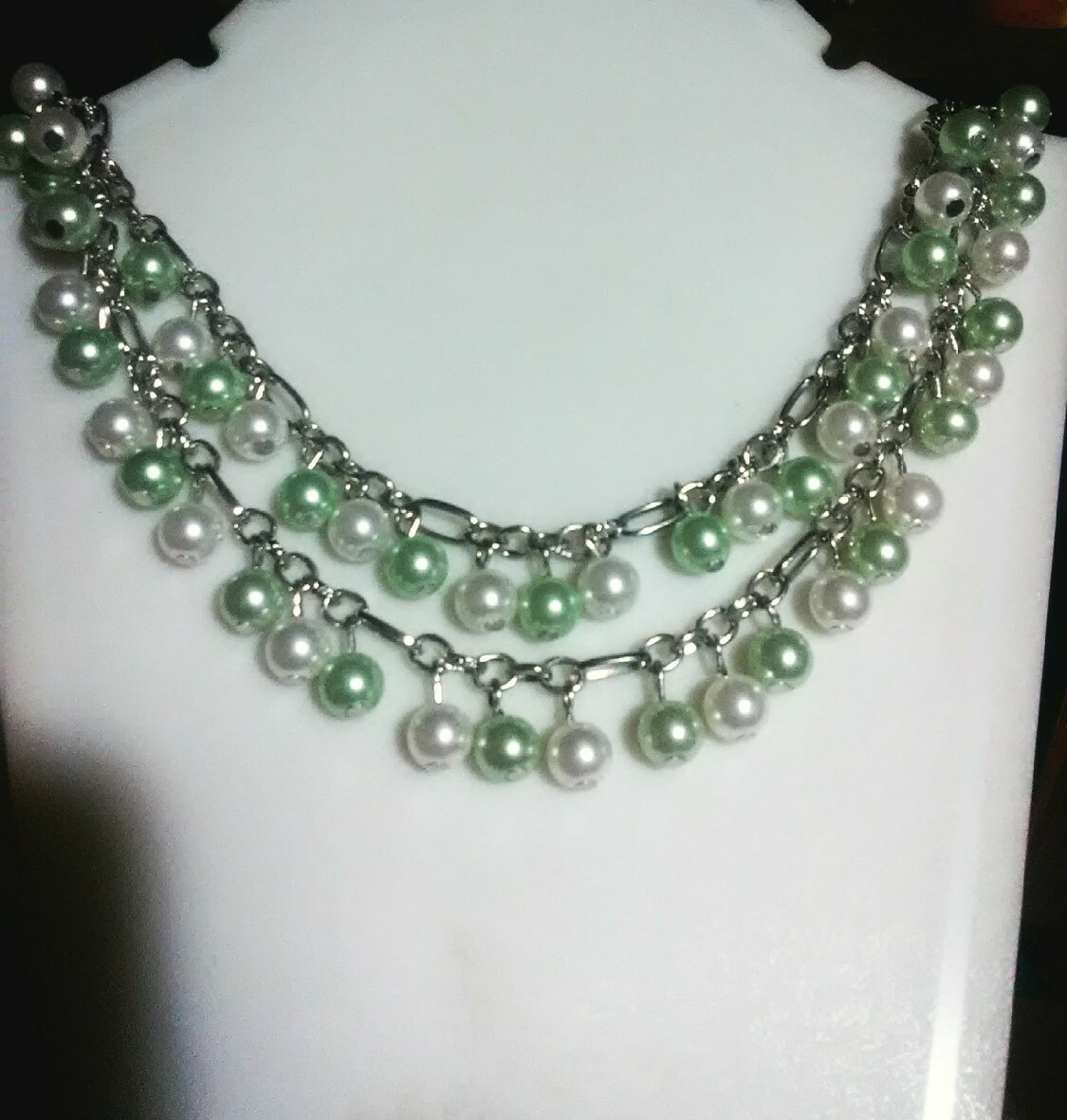 2 Layer Drops Faux PEARL Necklace Green & White great for Christmas or anytime