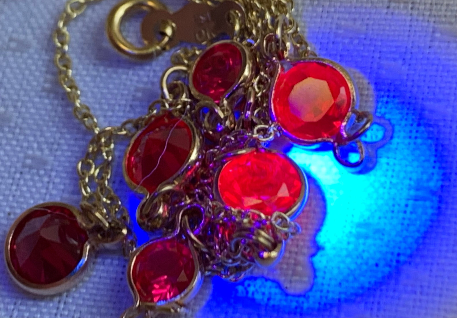10K Yellow Gold Necklace 2.74g Fine Jewelry 17″ Ruby Color Stones *READ*
