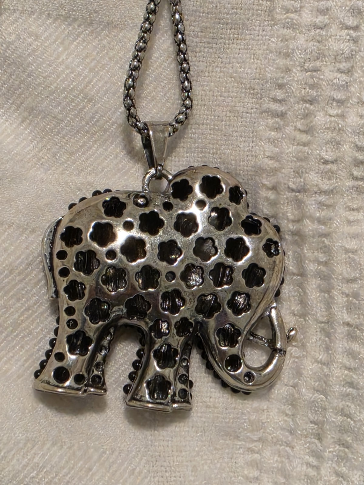Vintage- C 1946 Elephant Rhinestone Pendant Silver Necklace- Great Condition!