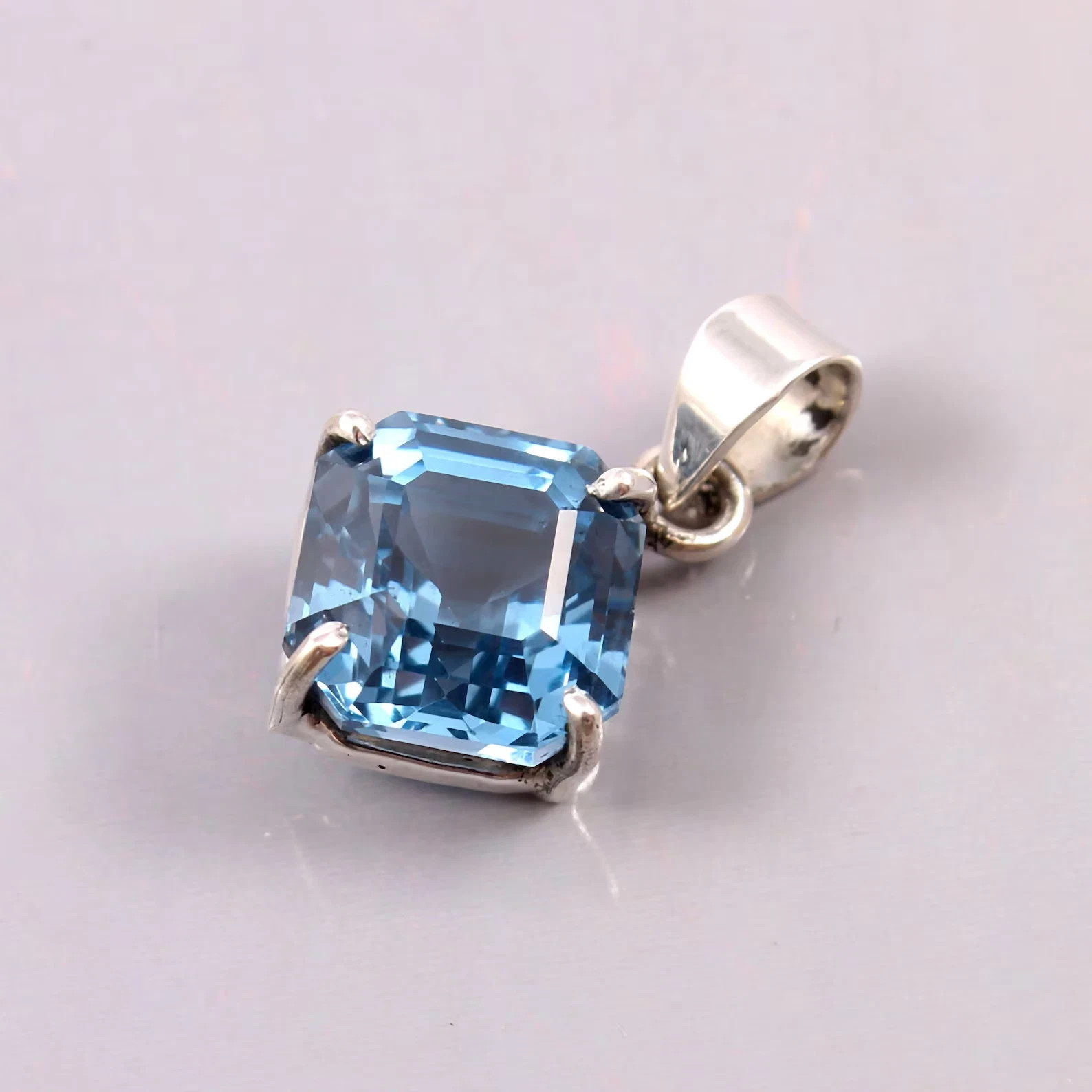 Natural Certified 24.60 ct Santa Maria Blue Aquamarine Pendant -925 Solid Silver