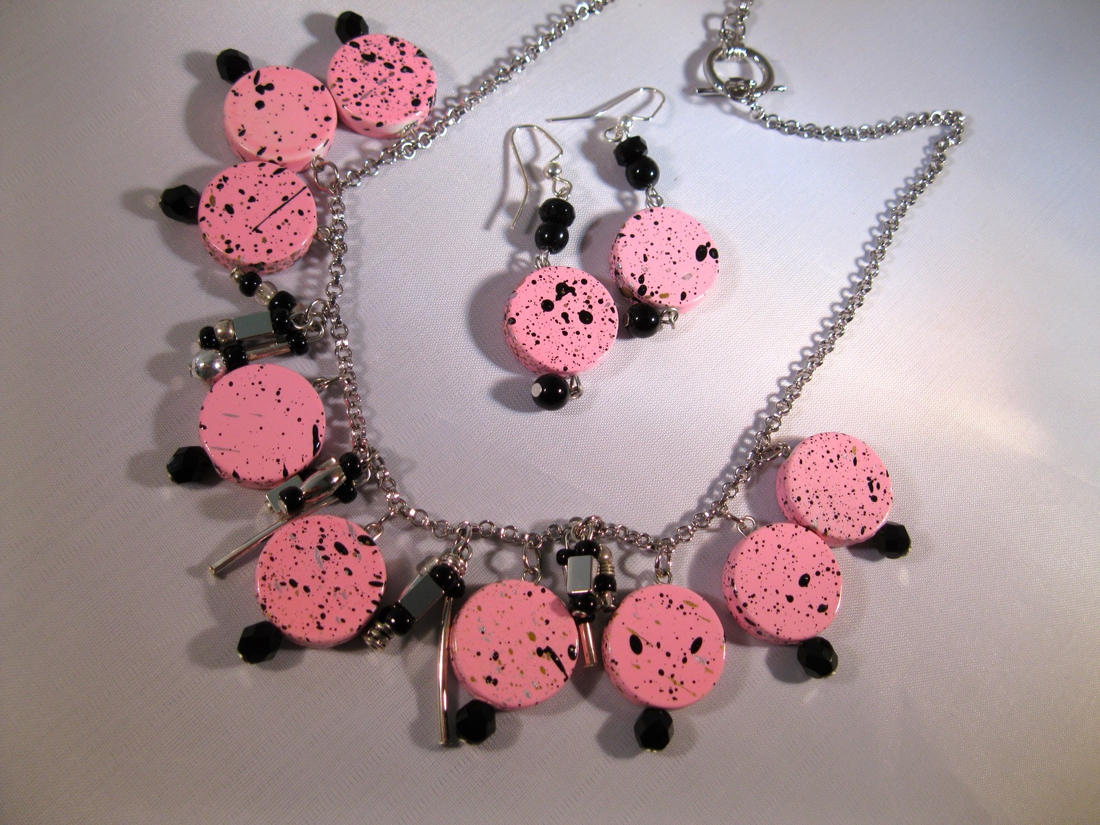 LOVELY “PINK POLKA DOT” NECKLACE-MADE IN USA! FREE EARRINGS W/PURCHASE-OOAK-BUY