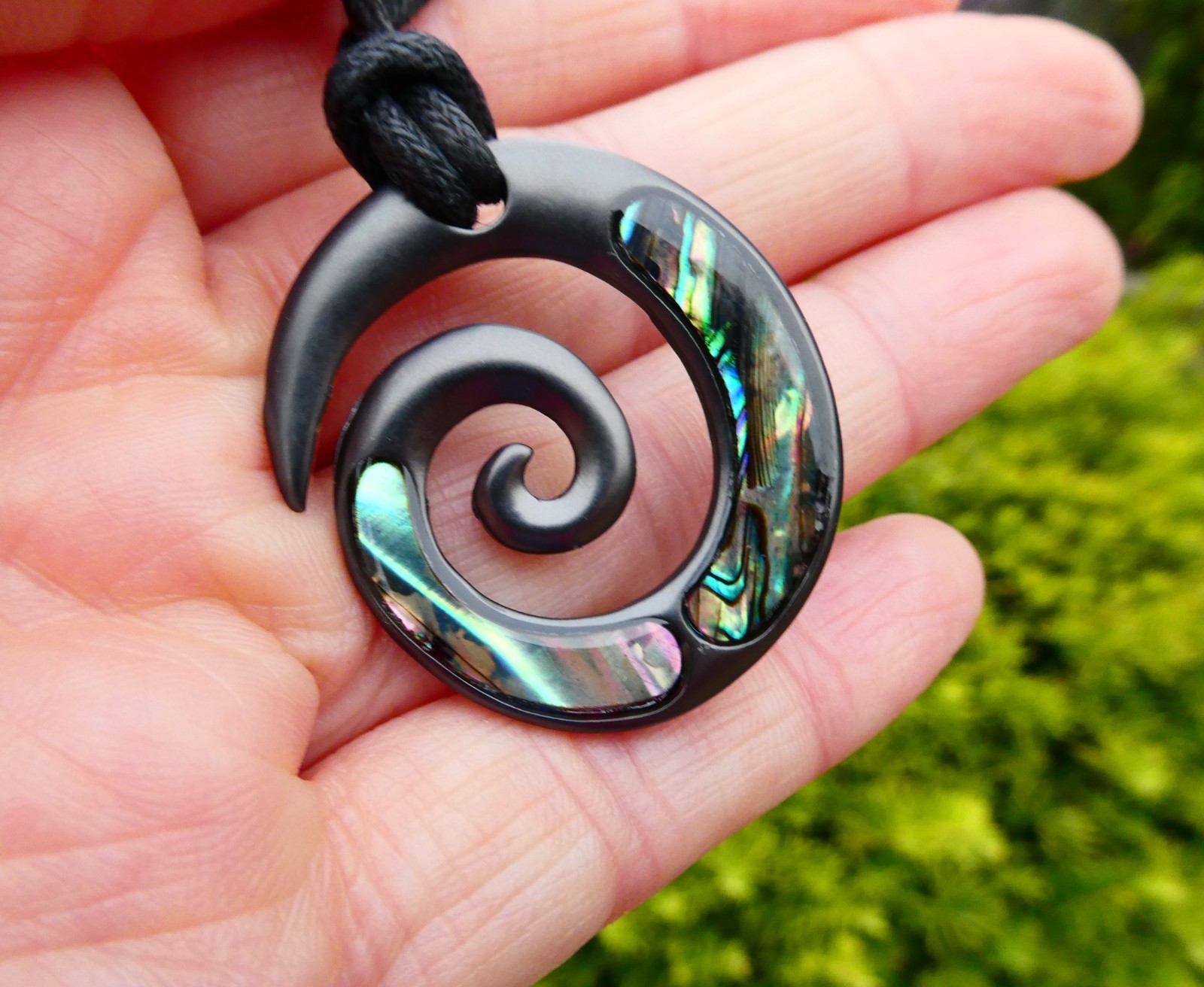 New Zealand Abalone Paua Maori Spiral Pendant On 18″/46cm Cord Necklace