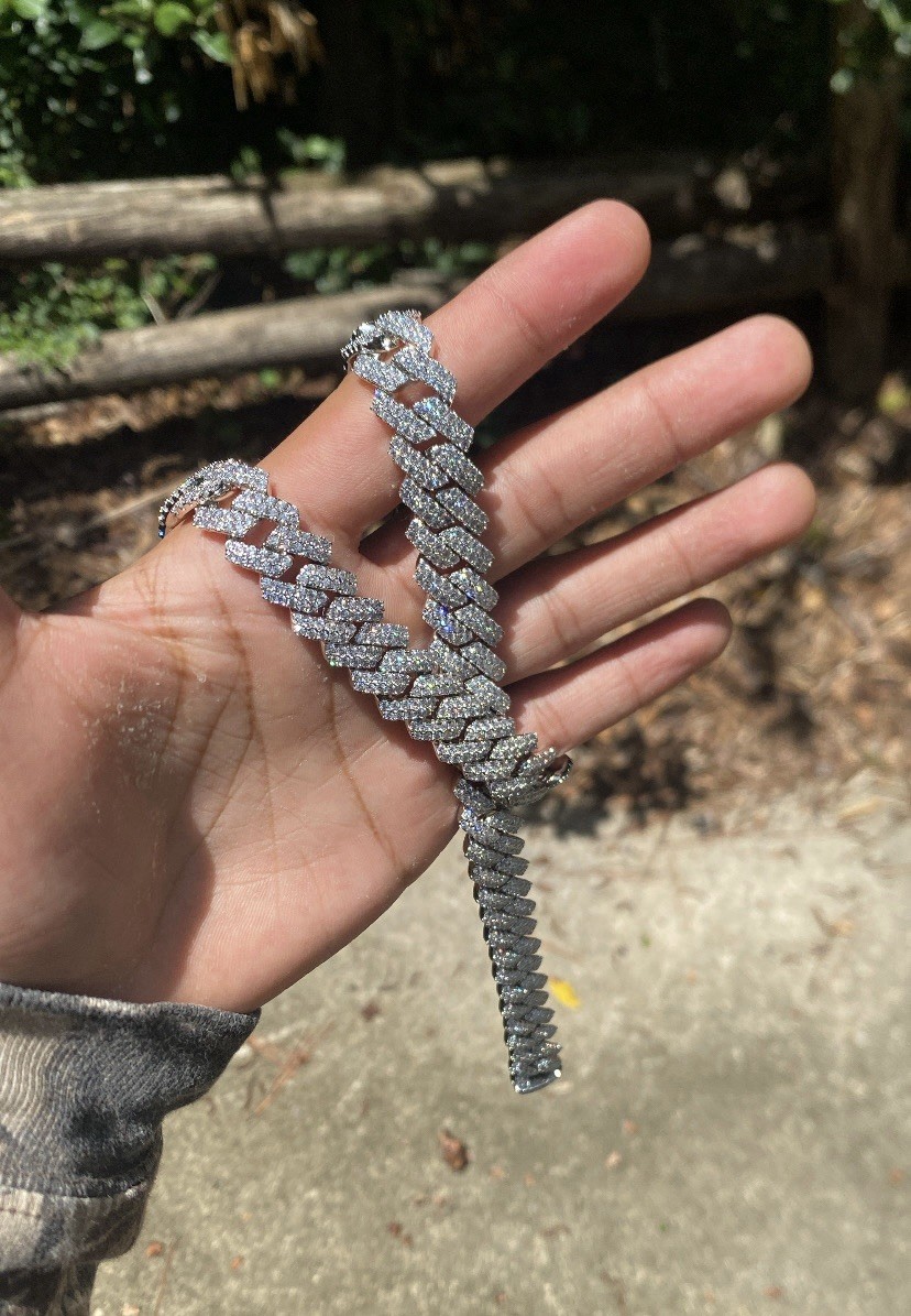 15mm wide 18 inch Iced VVS1 Cuban Chain Moissanite