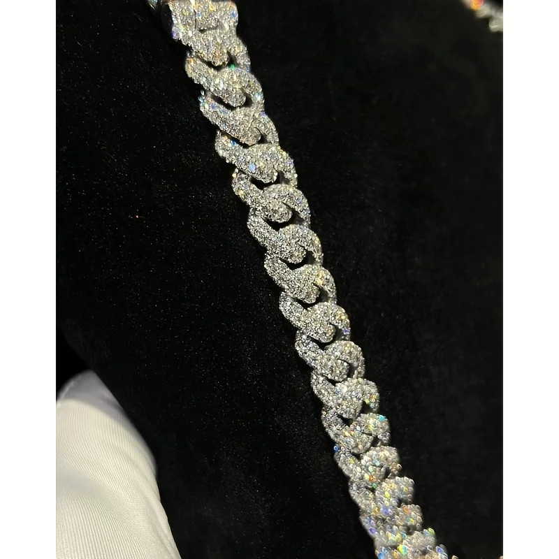Men’s Cuban Chain Necklace With Moissanite – 18K Gold Plated