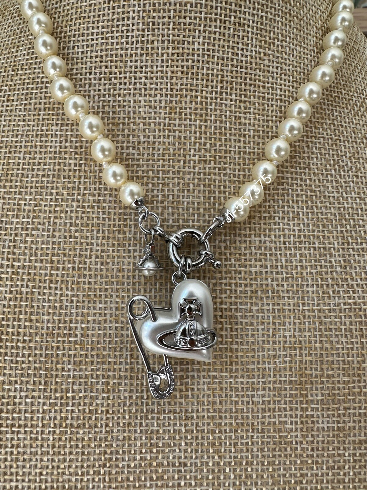 Vivienne Westwood Orbit Heart Pin pearl necklace silver