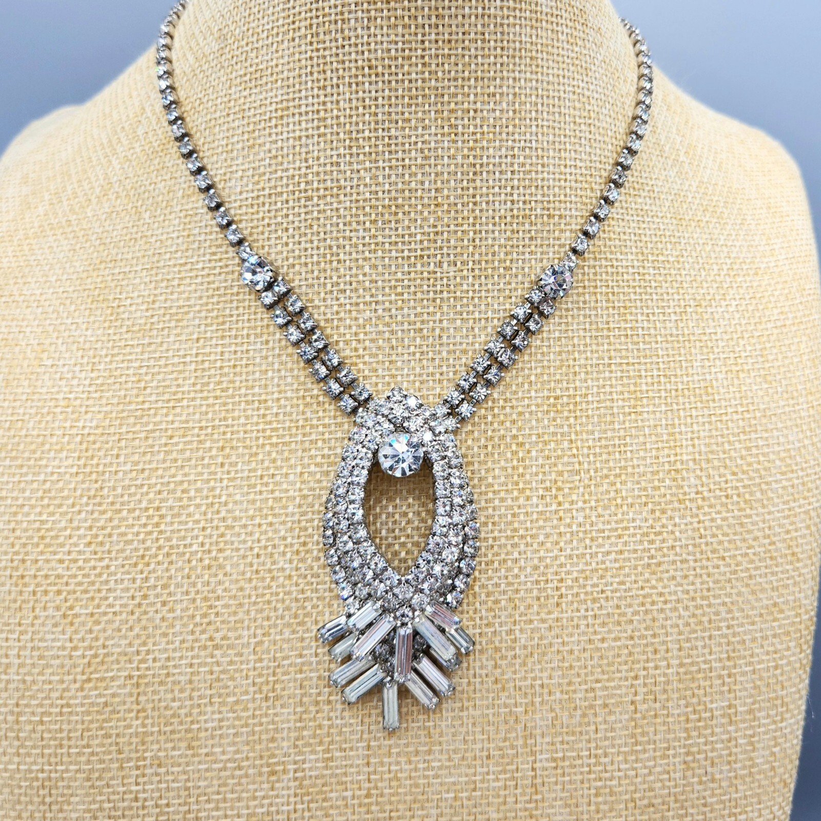 Vintage Unsigned Designer Clear Baguette Chaton Rhinestone Lavalier Necklace 15″