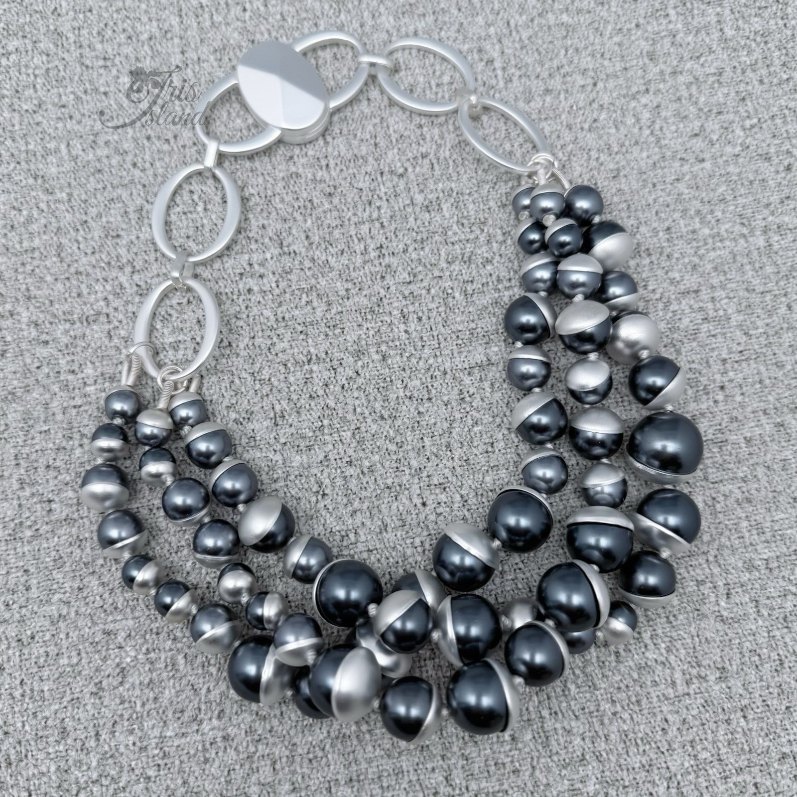 Chunky Silver Plated Shell Pearl Statement Necklace 16.5” Multi Strand Choker 65