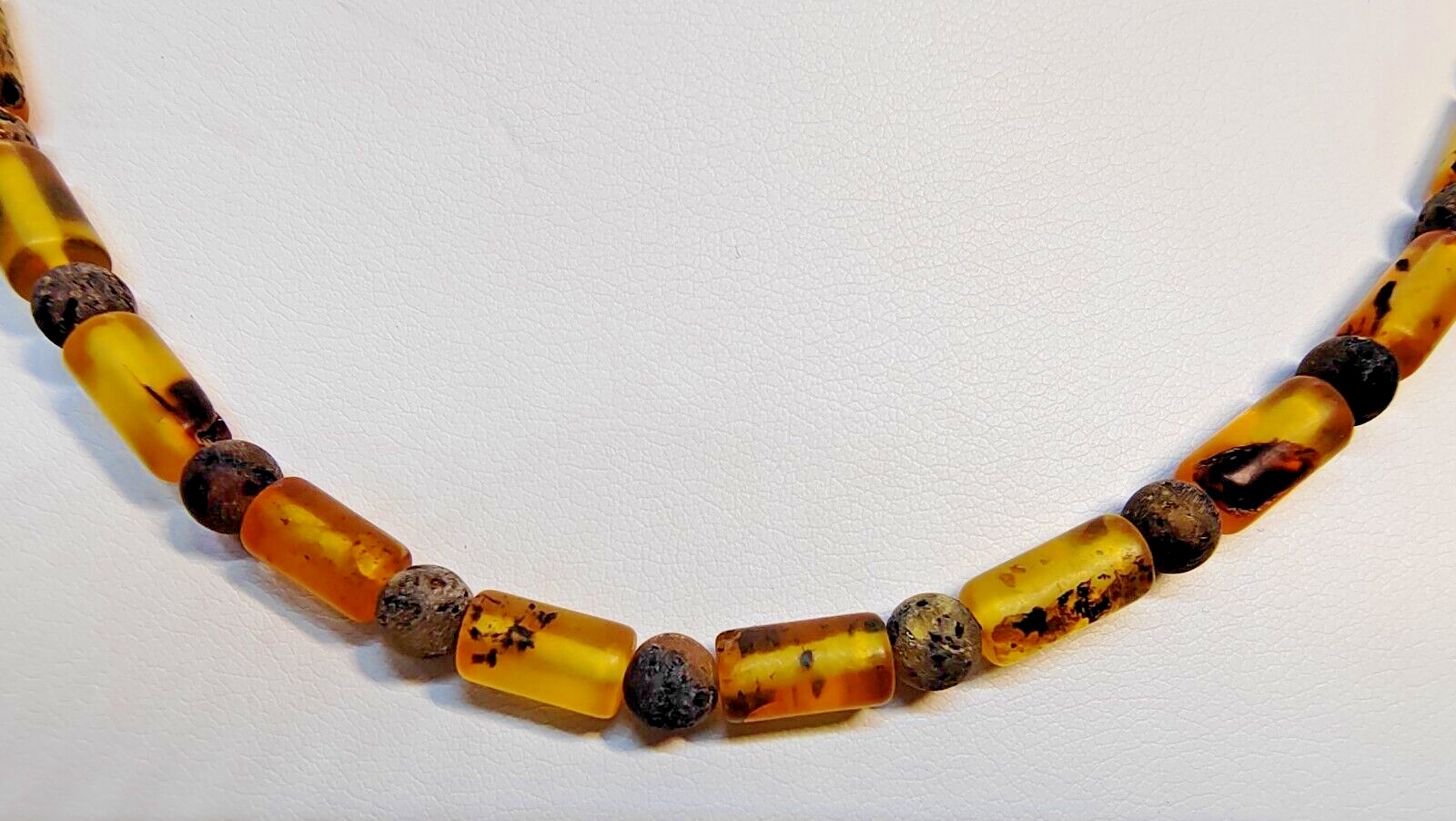 Baltic Amber Necklace for unisex adults, cilinder-round beads 45 cm