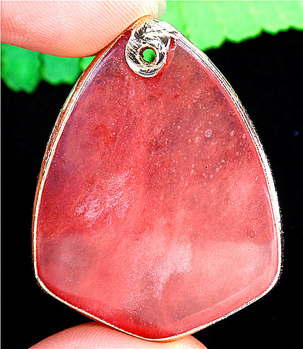47x36x7mm Red Cherry Quartz Shield Pendant Bead EA80581
