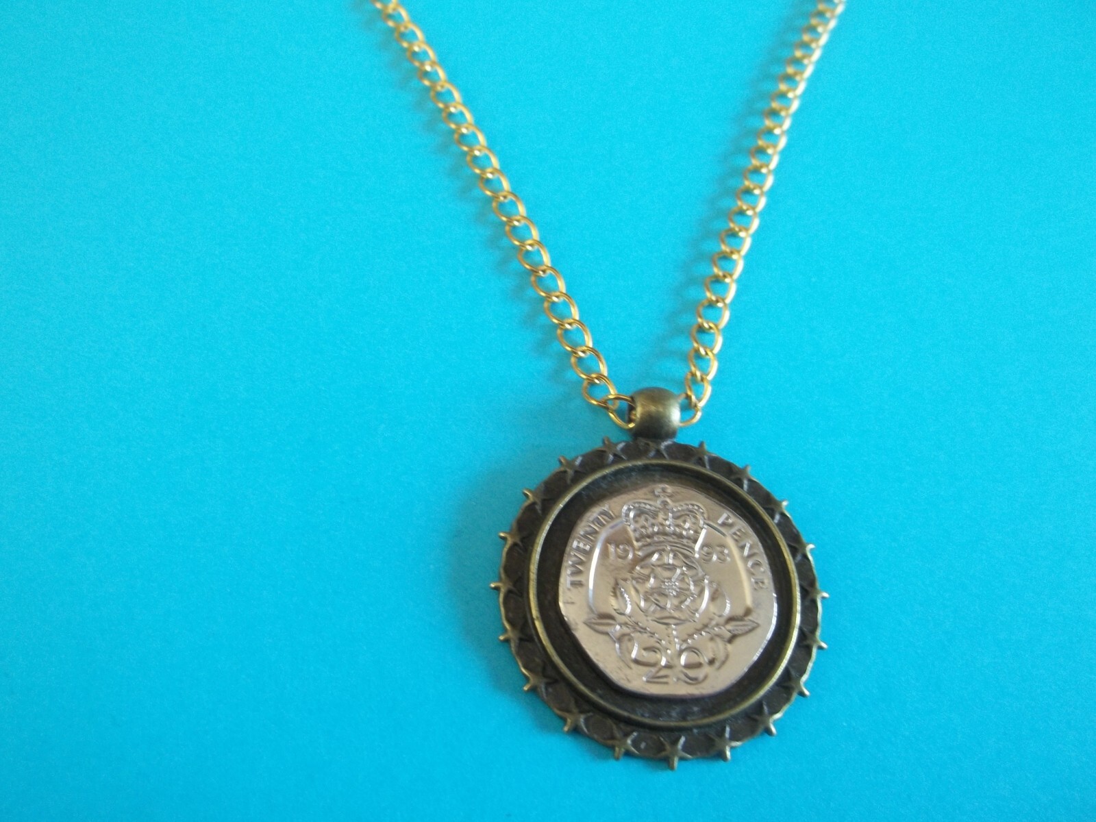 TWENTY PENCE COIN – LIMITED EDITION – BRONZE CASED CURB NECKLACE – 1982 to 2008