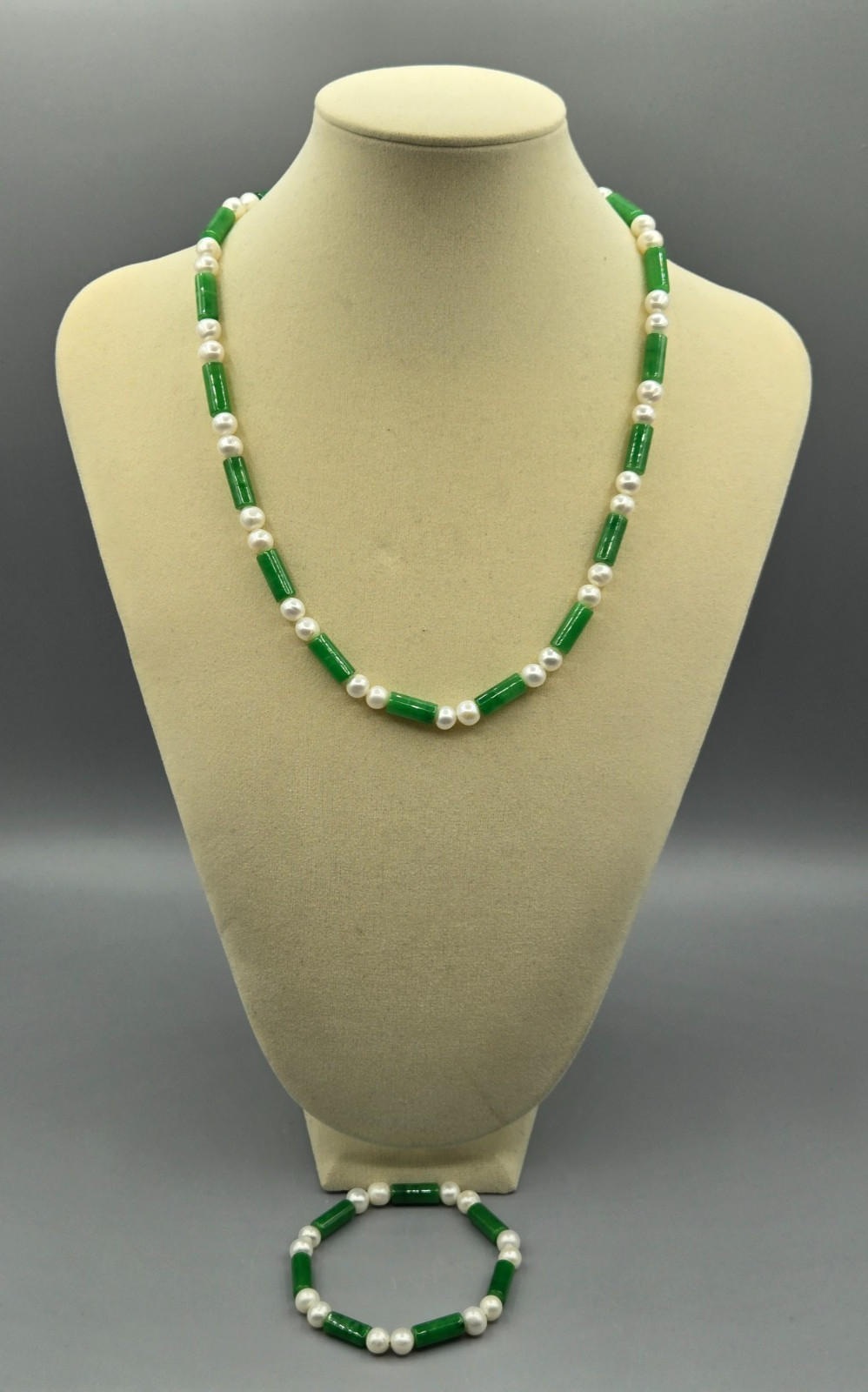 Natural White Freshwater Pearl 7-8mm, 15 x 6mm Green Jade Necklace Bracelet Set
