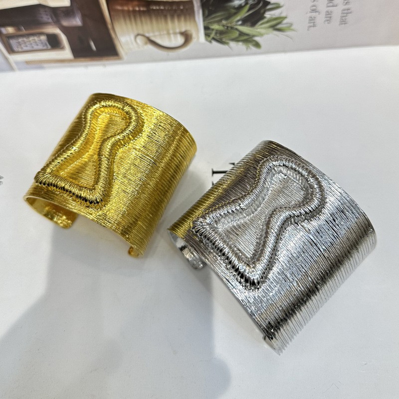 KeyHole Schiaparelli Inspired 3 In SILVER Cuff Fits 6.5-8.5 Inch Wrist