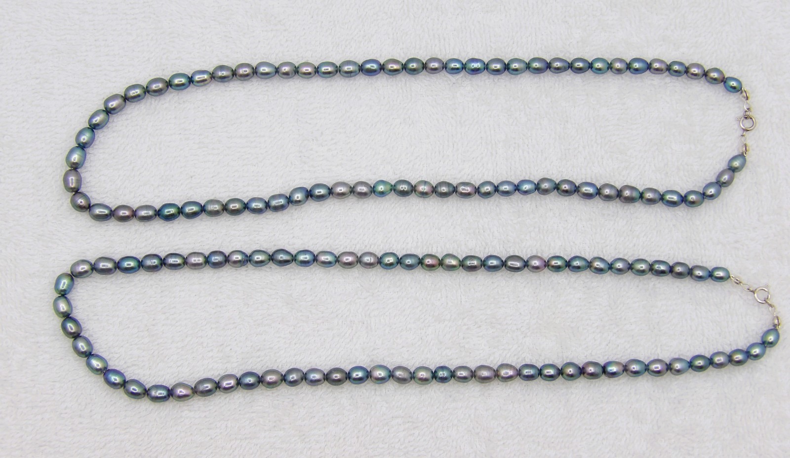 19 inches long Genuine Grayish Green Rice Freshwater Pearl Necklace NK824