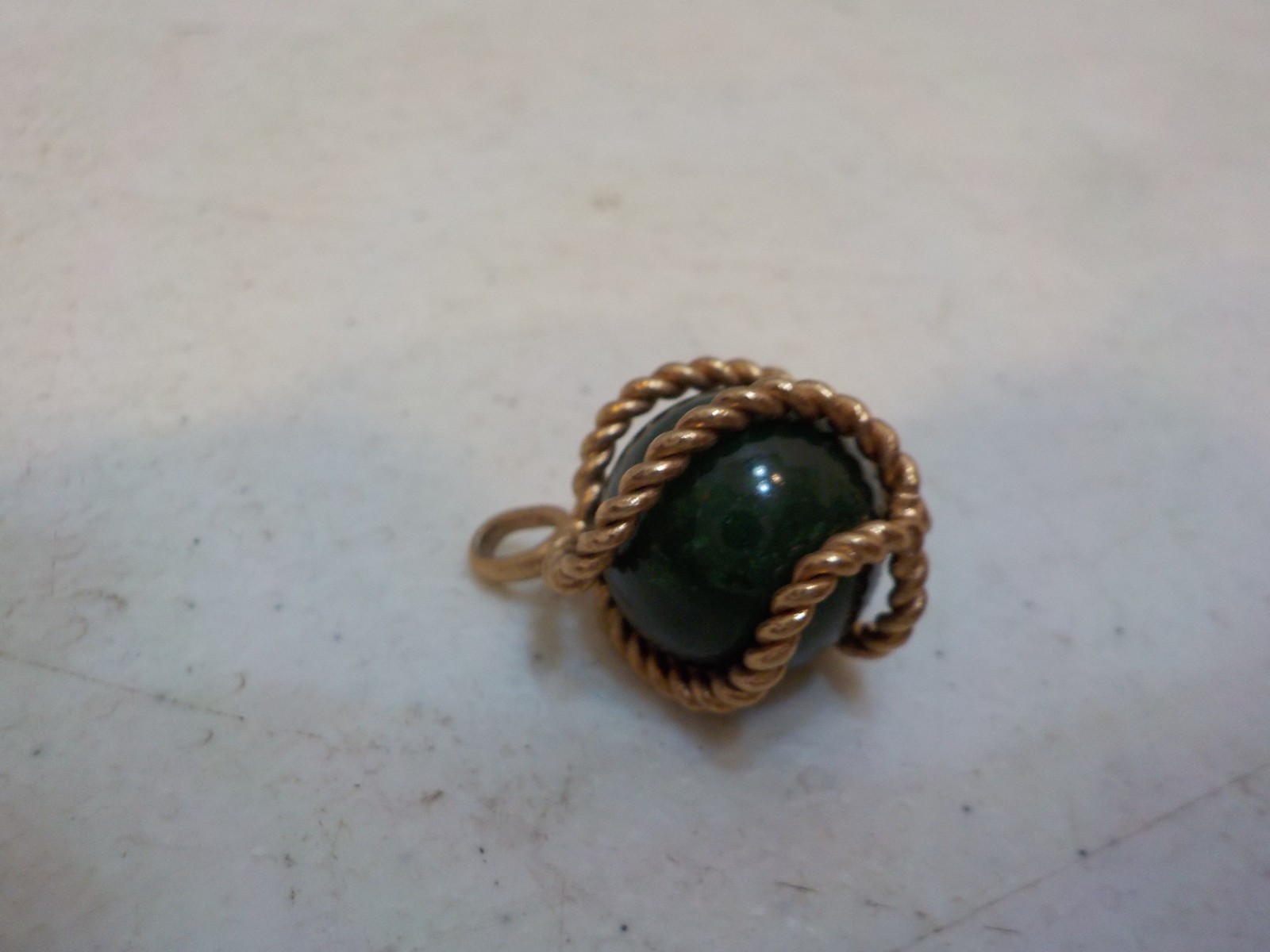 N A406 Faux Jade/Crystals Costume Jewelry Pendant lot