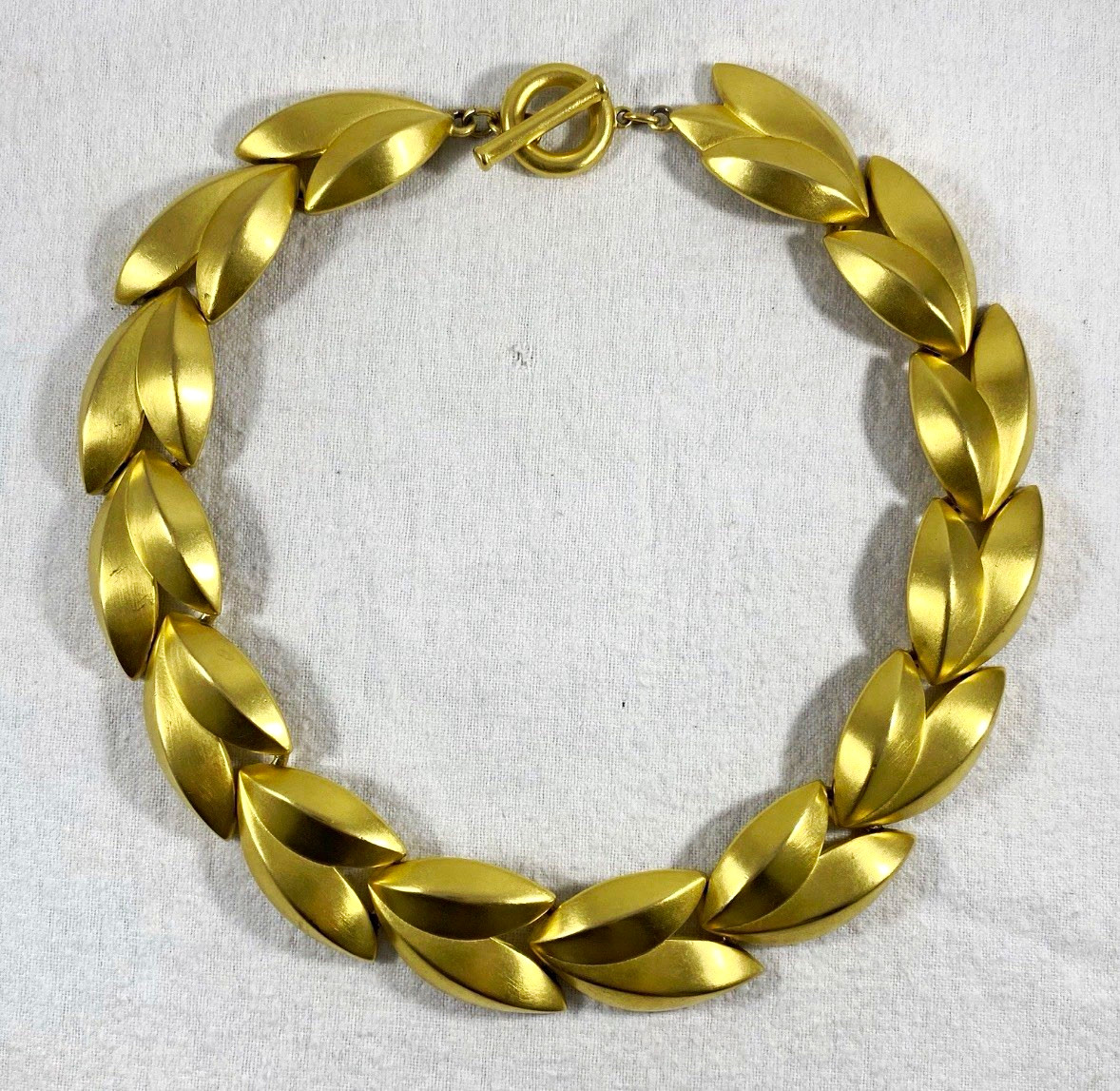 Givenchy Signed Gold Tone Leaf Link Collar Statement Necklace Toggle Closure