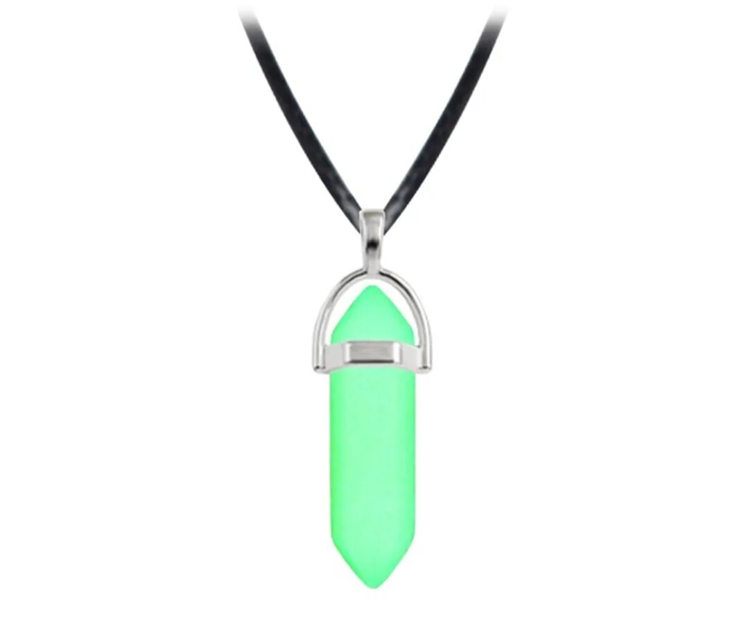 Women’s Fashion Jewelry Luminous Stone Glow in Dark Pendant Necklace 39-2