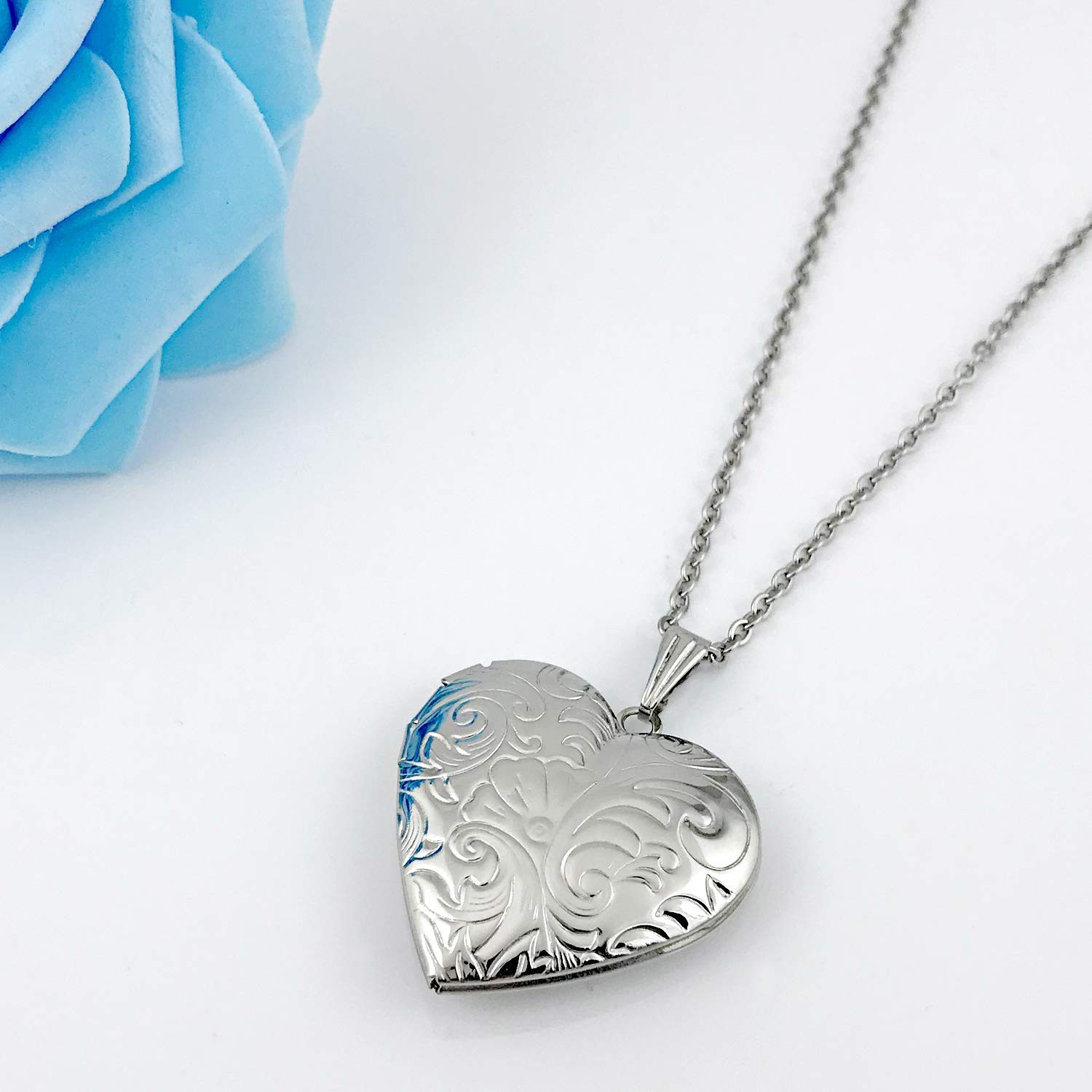 Locket Necklace that Holds Pictures Flower Lockets 50cm, Silver Heart