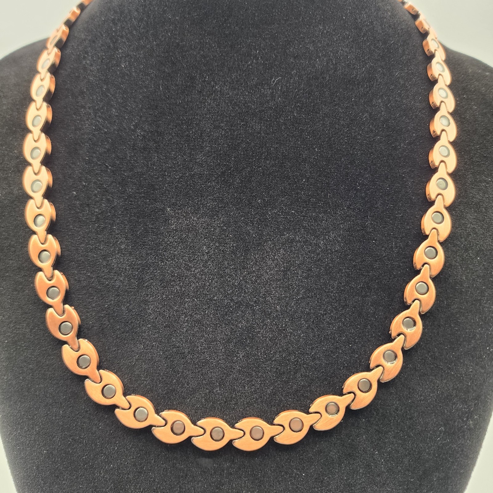 Copper Magnetic Necklace – 45 Magnets, 53 cm Therapy Necklace, Wellness Jewelry