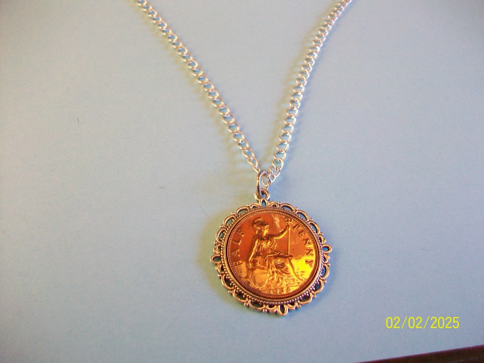 BRITANNIA HALF PENNY – LIMITED EDITION SILVER CASED CURB NECKLACE – 1917 to 1936
